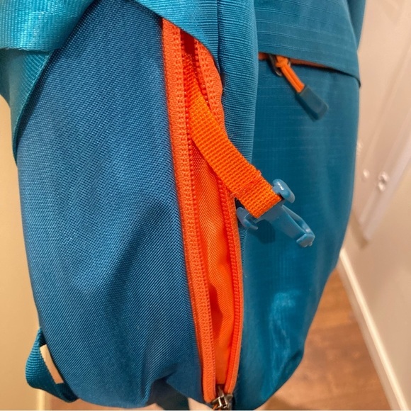 MEC  Stratis Messenger Shoulder Bag 13L Unisex laptop backpack daypack waist - Picture 3 of 16